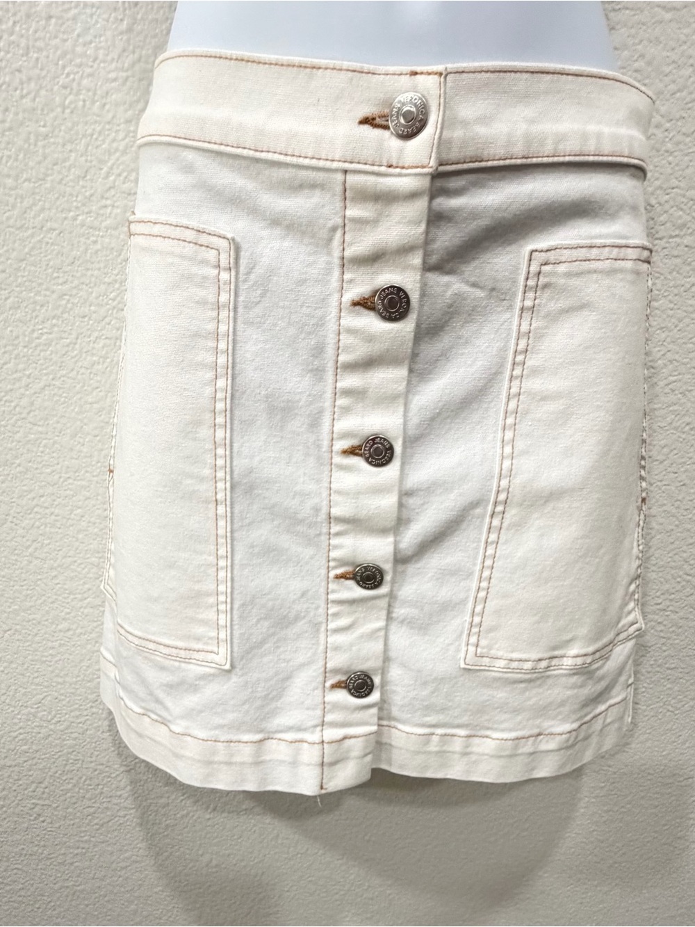 VERONICA BEARD- CREAM DENIM Button-Front Mini Skirt SIZE 29